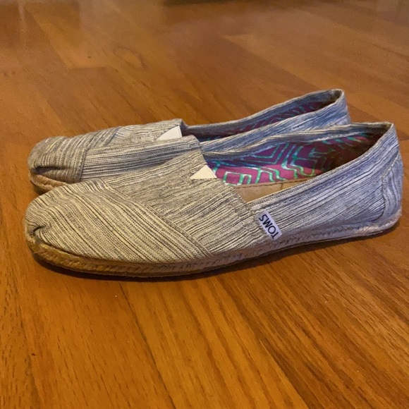 Toms canvas slip ons - Picture 1 of 4